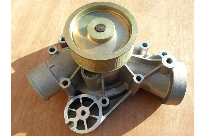 Cooling Water Pump 04901740
